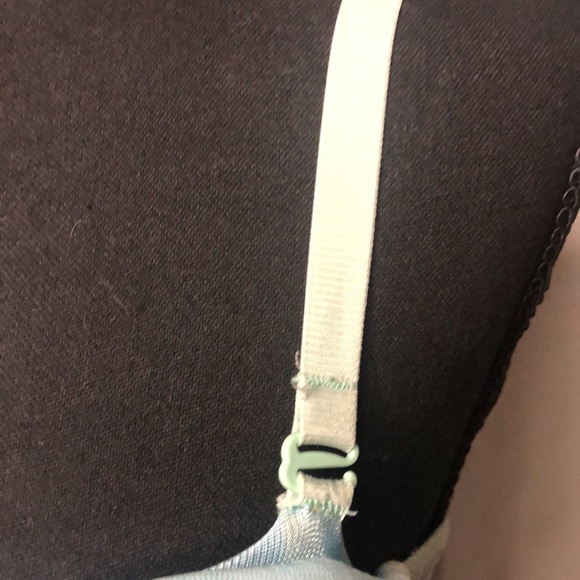 LA VIE EN ROSE light blue and green bra. Size 34 C. - Picture 6 of 12